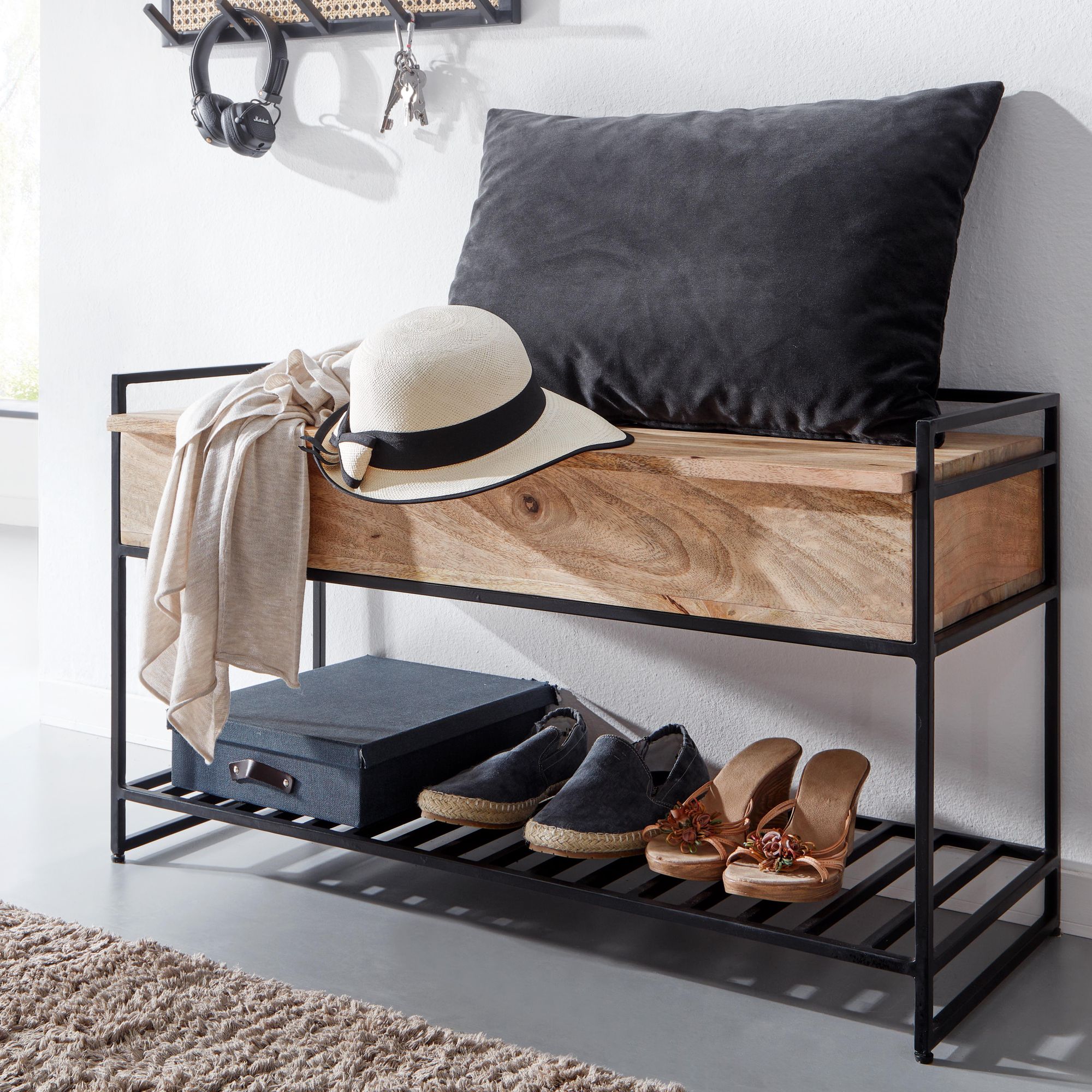 Banco de almacenamiento en madera maciza de mango y metal | Marrón claro y negro | 90x52x38 cm Banco de almacenamiento en madera maciza de mango y metal | Marrón claro y negro | 90x52x38 cm