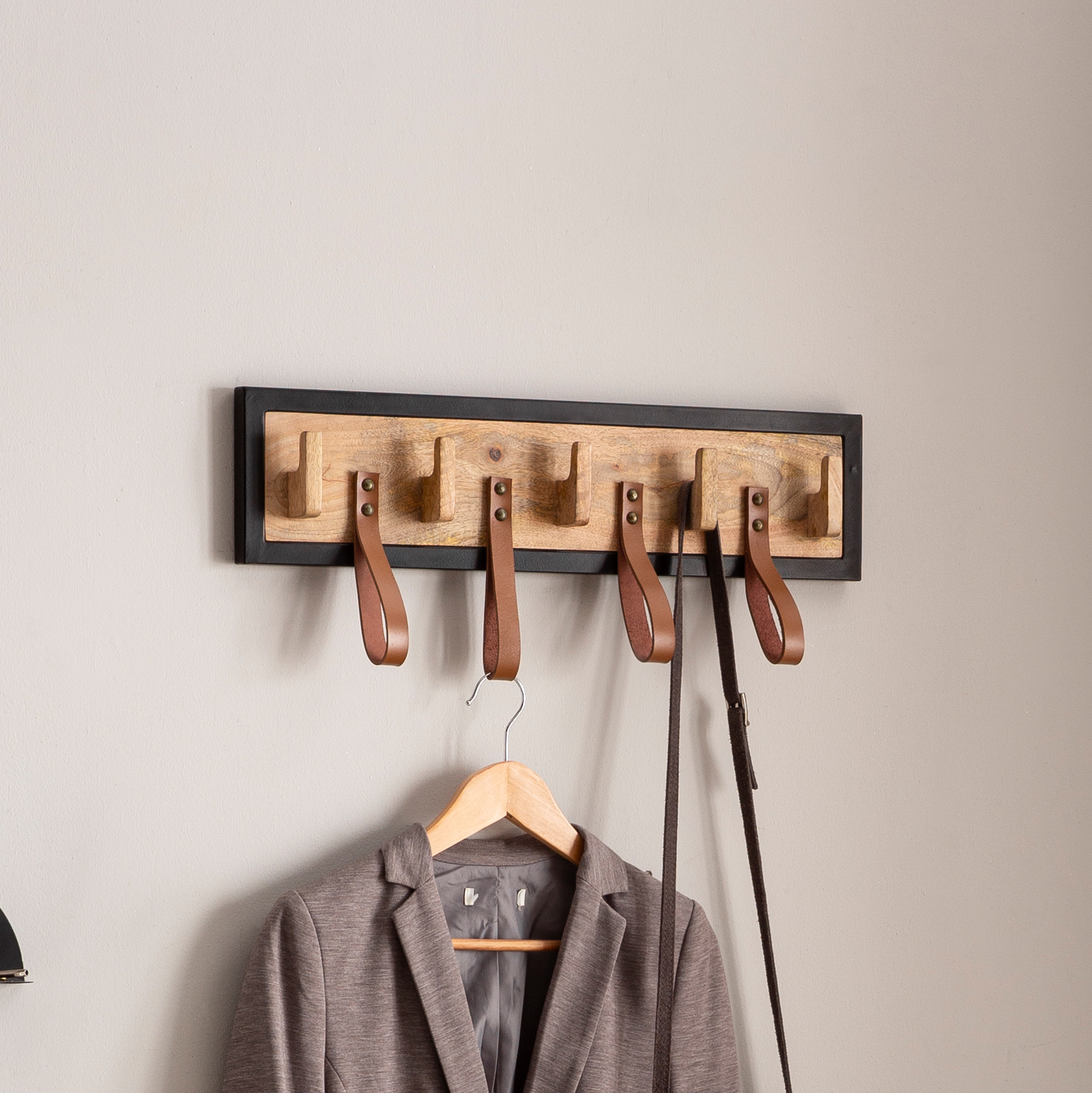 Perchero de pared 60x15x6 cm madera maciza de mango y metal